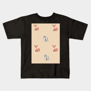 Raccon and fox print pattern Kids T-Shirt
